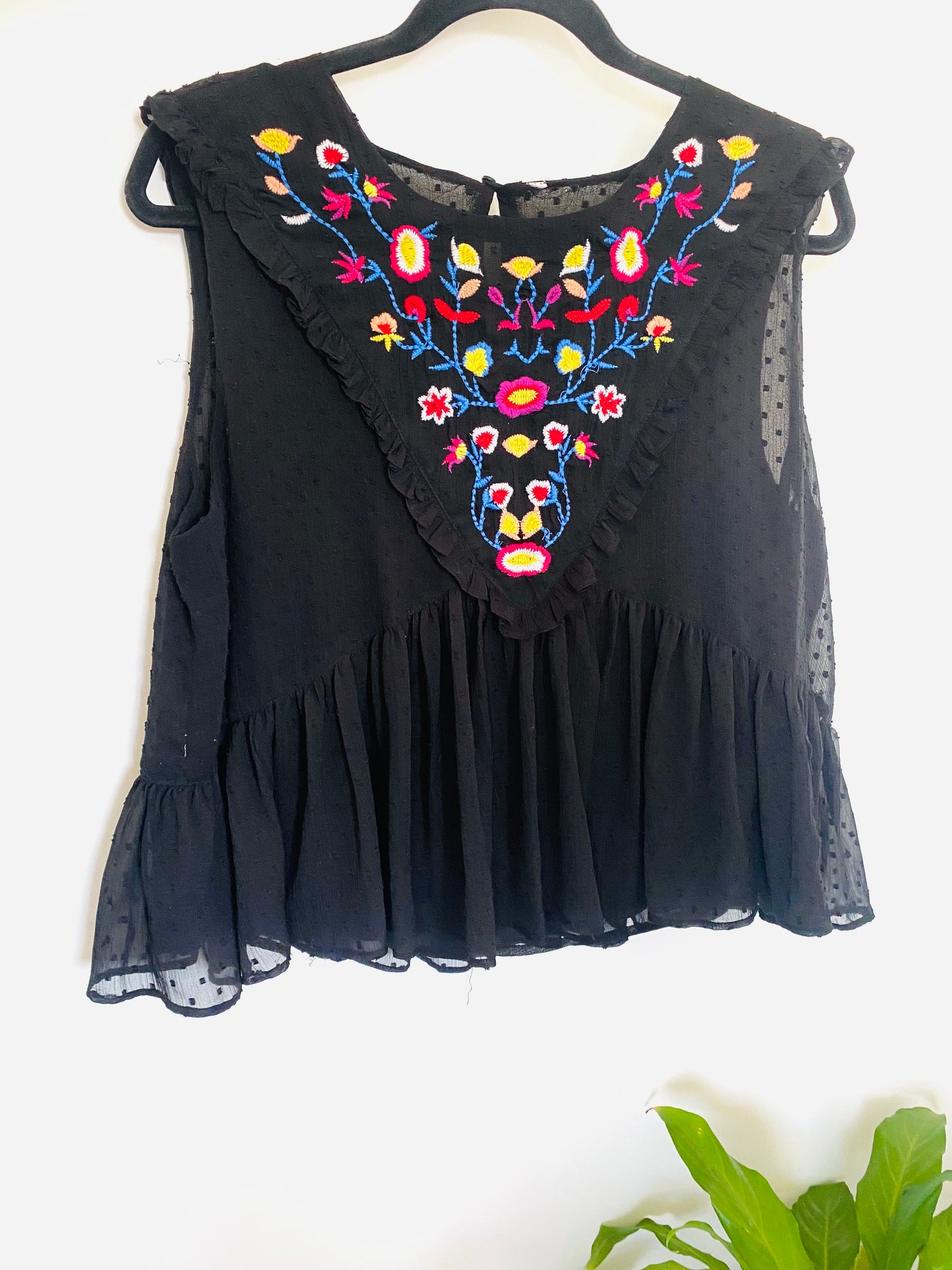 Embroidery Ruffle Blouse (16)