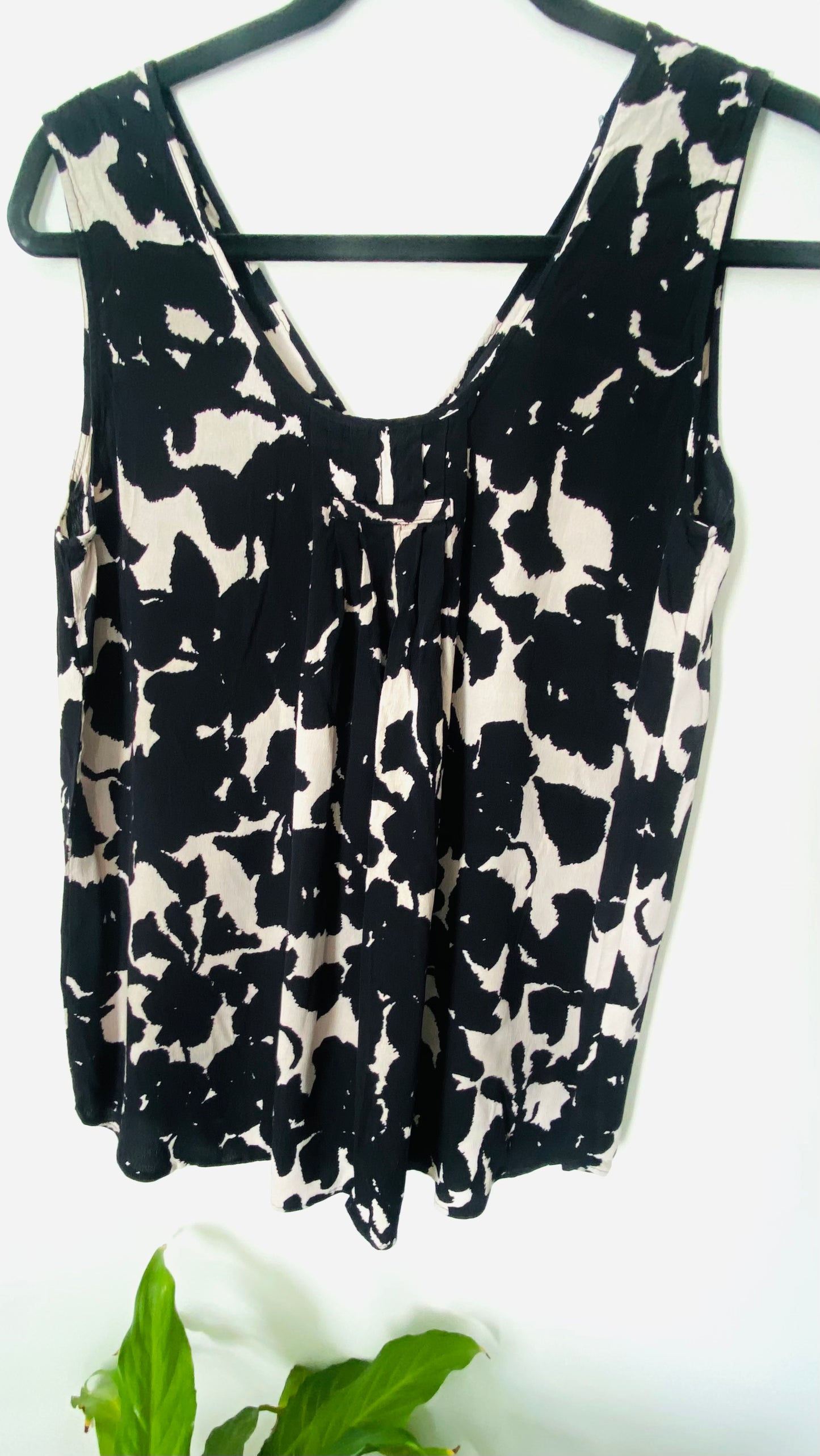 Sills Top (10)