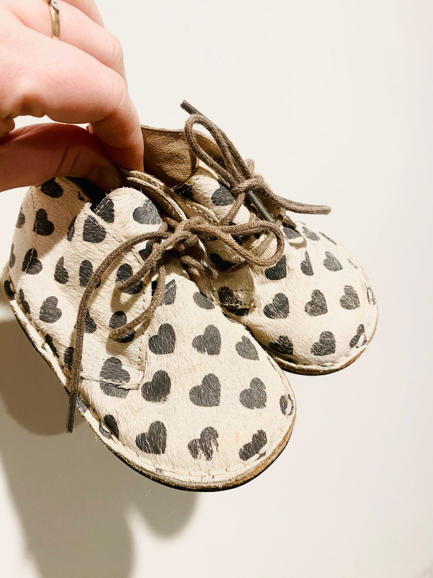 Country Road Leather Heart Shoes (EU22 / 1YR)