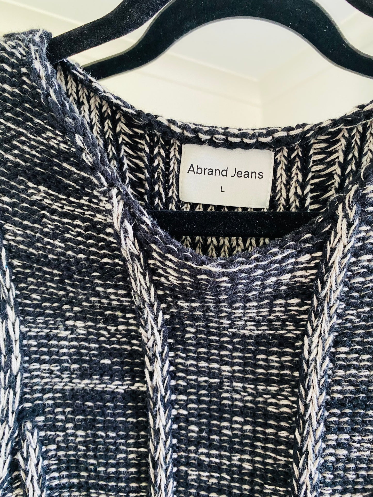 Abrand Black and White Knit Crop (L)